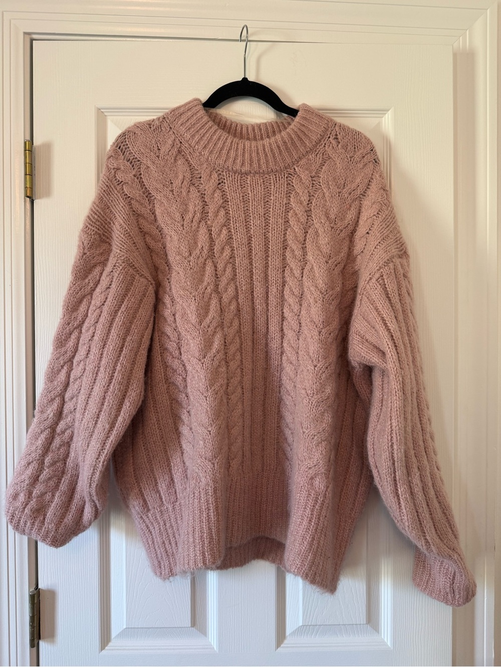 Cozy Oversized Cable Knit Sweater - Dusty Pink